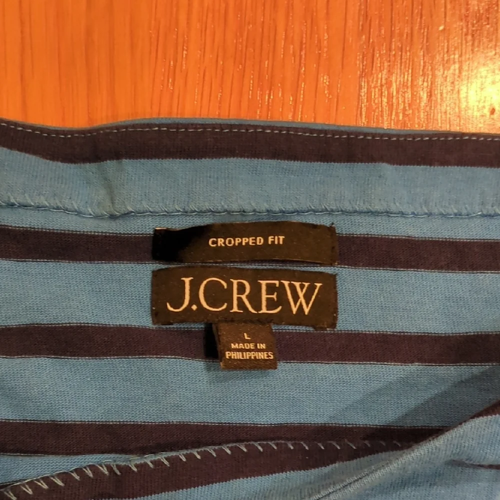 J. Crew  Preppy Nautical Coastal Beach Large cropped boat neck Blue Stripe Top - Picture 3 of 7